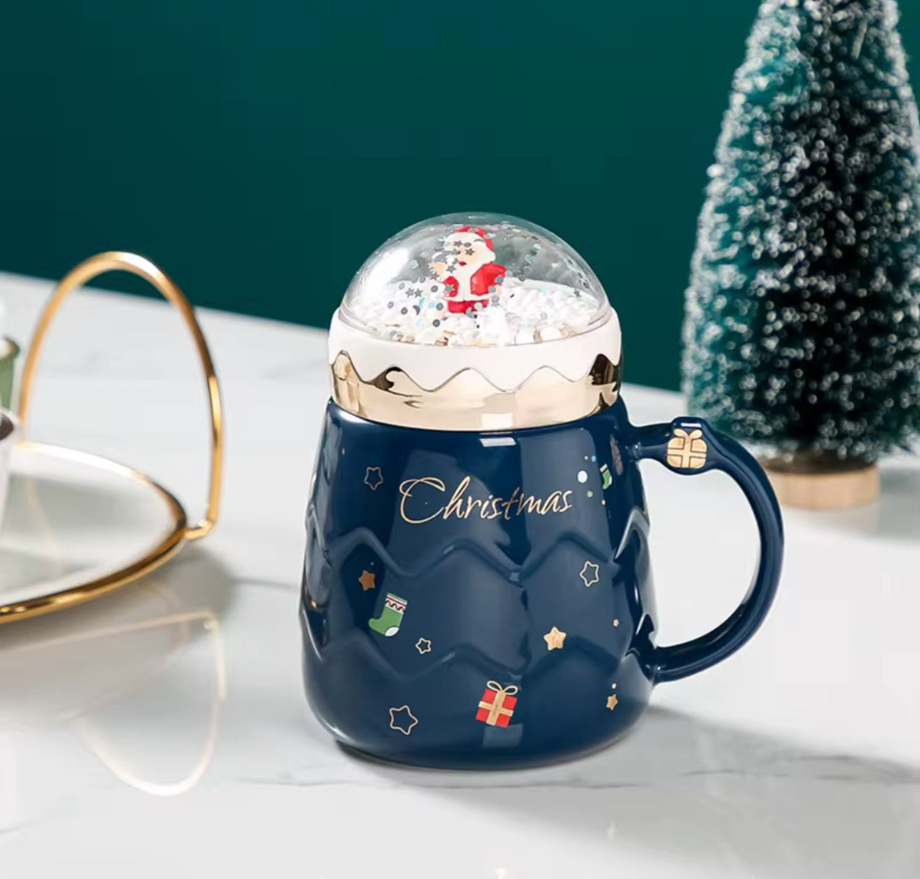 Christmas Mug With Snow Globe Lid
