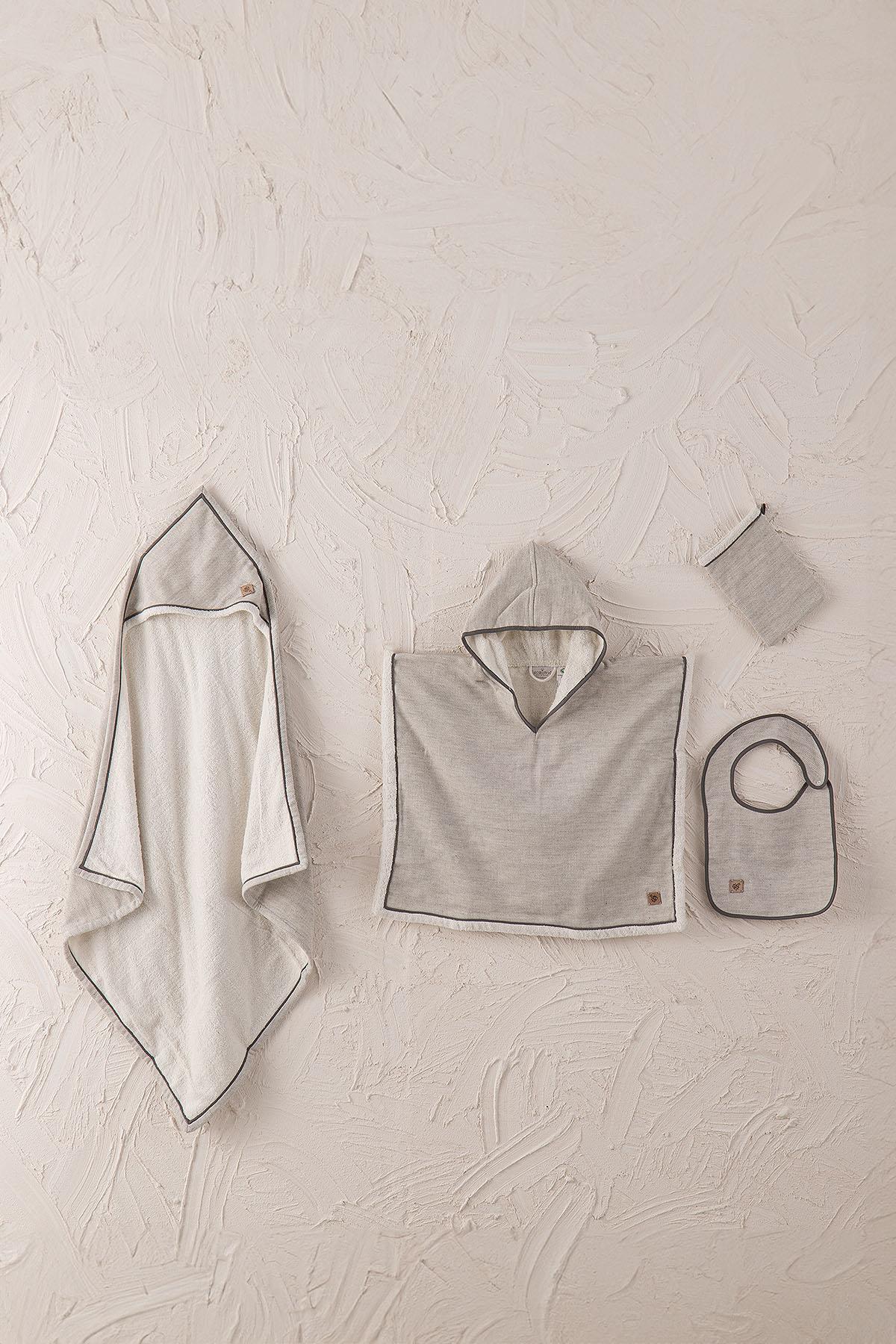 HASNA BABY PANCHO SET